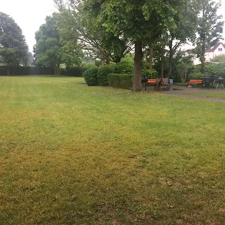 Apartment Am Biebricher Schlosspark Wiesbaden