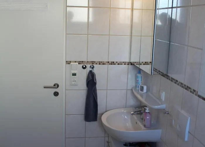 Am Biebricher Schlosspark Daire